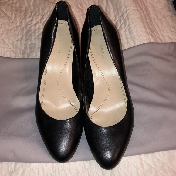 Black heels - Picture 1 of 3